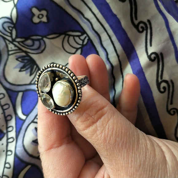 Sterling silver pearl and crystal ring sz. 7 - Picture 3 of 4